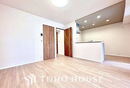 「想像していた以上に広い」が写真を撮っているときの感想です。家事動線に配慮したプランによりご家族がくつろげる明るく広い空間が確保できました。