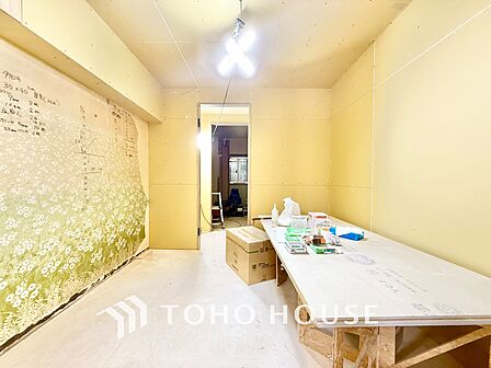 ◆色彩◆この空間に放たれた光は華美なまでに演出されたデザイン。流れる時をより芳醇なコーヒーの様な色彩奏でるアダージョ。そして情景豊かな作品のような暮らしがイメージできる。