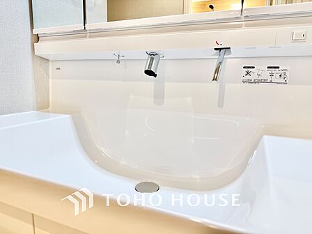 ◆洗面◆清潔感のある水回り。白で統一されたスタイリッシュな空間。毎日使う場所だから究にシンプルにこだわりました。