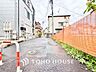 子供部屋：【季節外れのホームホリディ】喧噪から離れ広々したリビングでゆったりと過ごす。そんな寛いだ休日もあっていい。だって『何もしない時を楽しむ』そんな贅沢な時間を愛する家族と堪能できるのだから。