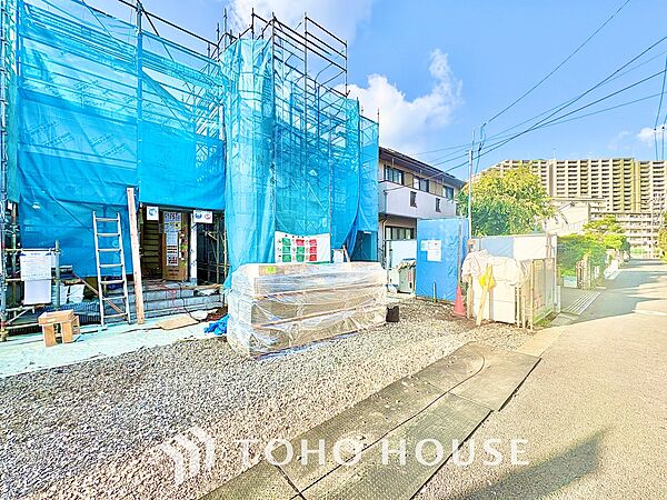 野川のせせらぎ、小鳥のさえずり。息をふと止めてゆっくりと瞼を閉じると、映る世界は水面の波紋。静寂な中、優しく揺れる様はまるで僕の心の中を映しているようだ。