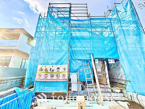 ◆時を忘れる場所◆ここにはみんなが集い、食事と楽しい会話が始まる。話に夢中になりすぎて、ついつい時を忘れ夜半過ぎになってしまう。そんな束の間の幸せを感じさせてくれる場所でありたい。