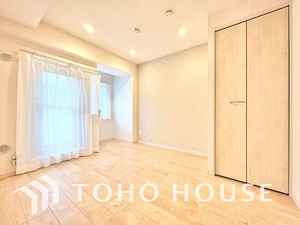 【居室】主寝室としても、お子様のお部屋としても使いやすい一室です。