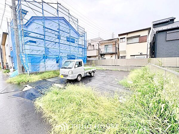 【はるか彼方へ】見上げれば高い空。手を伸ばせば吸い込まれそうな突き抜ける空間。空が高いと気持ちも高揚する。しばらく忘れていた、空を楽しむ生活を始めませんか。