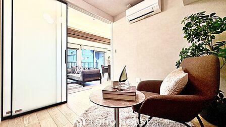 ◆窓を開けると◆冷涼な風、そよぐリビング。だんらんの場所はここから始まり、ここで終わる。家族の笑顔が集う素敵な場所だから、こだわり抜いた思いが詰まっているのだと思う。