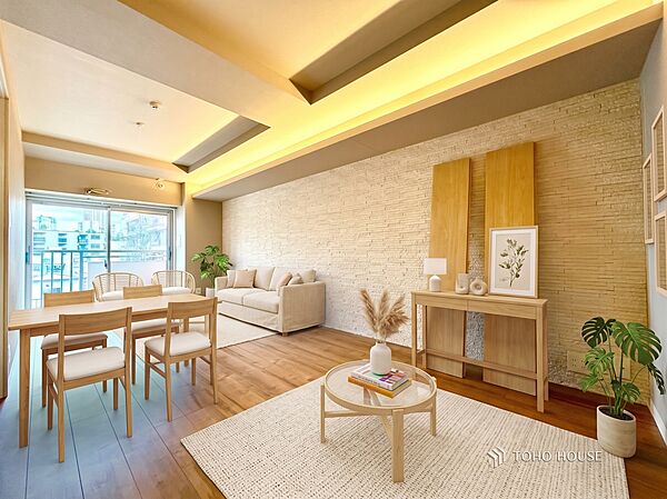 【LIVING】※この画像の家具の配置には、生成AIによる加工を施しております。なお、家具や調度品は、販売価格に含まれません。