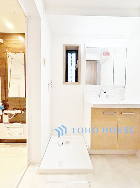 【WASHROOM】◆快適◆煌びやかな暮らしの中にも忘れたくない快適さ。大きな収納が助けてくれます。
