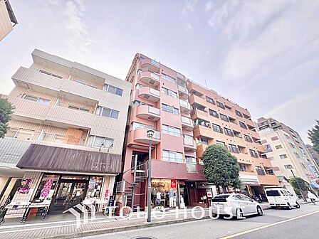 バルコニーからの眺望は開放感にあふれ、心安らぐひととき。
