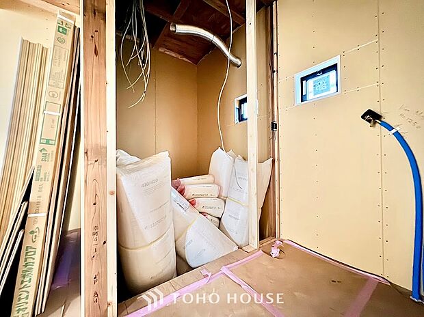 毎日使う場所だからこそ、清潔感と快適性にこだわったプライベート空間。来客時にも気兼ねなく使っていただける、スッキリとした落ち着きのある仕上がりです。ホッと一息つける安らぎの場所です。