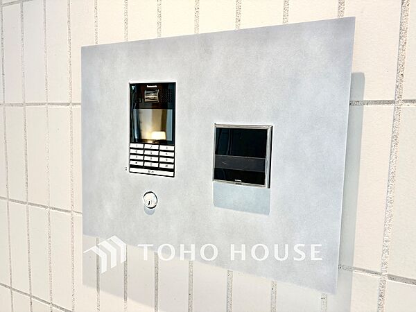 モニター付きオートロックシステムを完備。壁面と一体化したスタイリッシュな操作パネルです。
