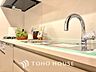 キッチン：◆愛育◆キッチンは家族の絆を育む大切な空間。シンプルで使い易いSystemKitchenで愉しく作る料理は愛情のある美味しいご馳走に。家族で使える広々としたダイニングキッチンです。