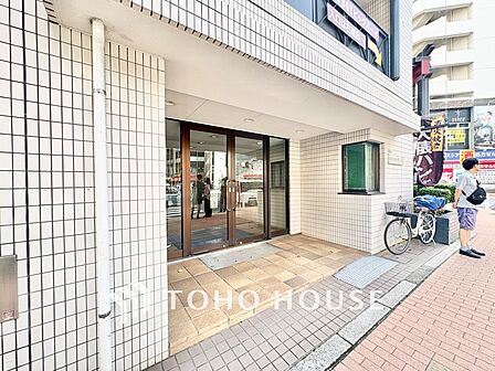 ガラス扉で開放感があり、手入れが行き届いている。