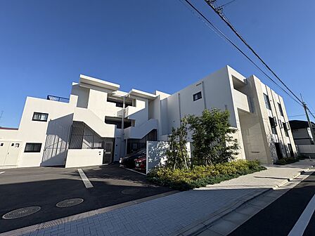【APPEARANCE】◆陽光◆が差し込む。この開放的な空間に家族の笑顔が集う。家族が一緒に過ごす空間は明るく、そして居心地よく。