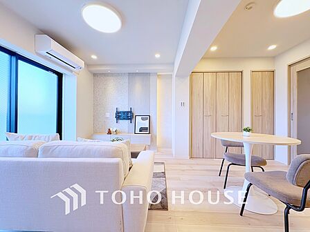 【LIVING】◆Sunshine◆光が燦々と入り、いるだけで気持ちいい。「開放的でゆとりあるお部屋です。」