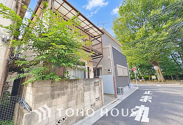 【Light shower】太陽光をたくさん感じながら、明るく豊かな暮らしを約束する住まい。四季の移ろいを感じながら、我が子の成長を見守る。そんな家がここに。