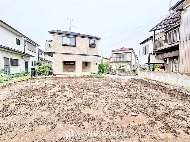 ◆青空と陽光に包まれる平坦な敷地◆お好みの間取りを叶えやすい整った地形。周りからの見通しも良く陽当たりや風通りにも恵まれた環境で、ご家族のこだわりを詰めた理想の家づくりをスタートできます。
