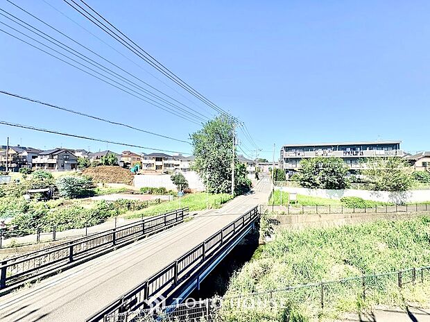 ◆青空広がる陽当り良好な整形地◆遮るものが少なく豊かな陽光が注ぐ心地よい敷地。お好みのプランで家族のこだわりを形にできる自由設計に適した地形で、理想の新生活を叶えます。