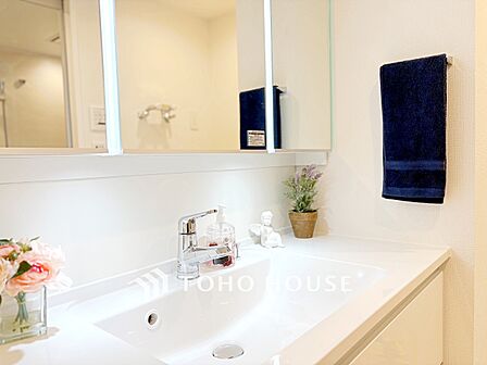 【WASHROOM】◆快適◆煌びやかな暮らしの中にも忘れたくない快適さ。大きな収納が助けてくれます。