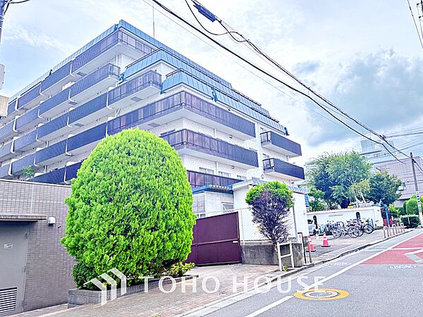 ほんの少しのこだわり。ちょっとした色使いがその家がもつ雰囲気、趣（おもむき）を携え、暮らす家族や訪ねてくる友人・知人に新鮮な香りを運んできます。
