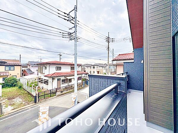【バルコニー】風の匂いと、空の色をいつもより少しだけ近くに感じることのできる空間。