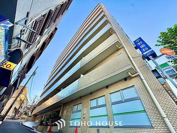 ◆共有空間◆些細な事でほっぺを膨らまして怒る君。それでも僕達はこれからも一緒だよ。喧嘩をしても離れたくないから一つはさんだ同じ場所にいる。分かるよ。そこに君が