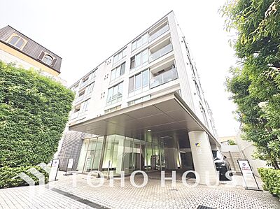 外観：【Exterior】整ったフォルムが印象的な佇まい。