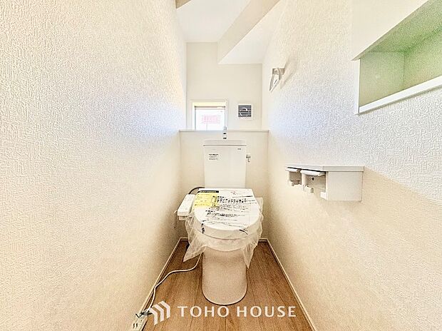 毎日使う場所だからこそ、清潔感と快適性にこだわったプライベート空間。来客時にも気兼ねなく使っていただける、スッキリとした落ち着きのある仕上がりです。ホッと一息つける安らぎの場所です。