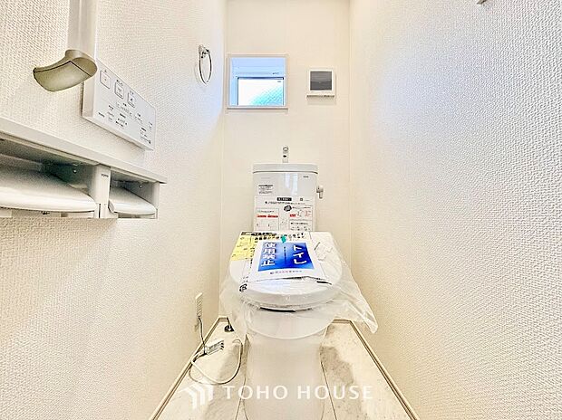 毎日使う場所だからこそ、清潔感と快適性にこだわったプライベート空間。来客時にも気兼ねなく使っていただける、スッキリとした落ち着きのある仕上がりです。ホッと一息つける安らぎの場所です。