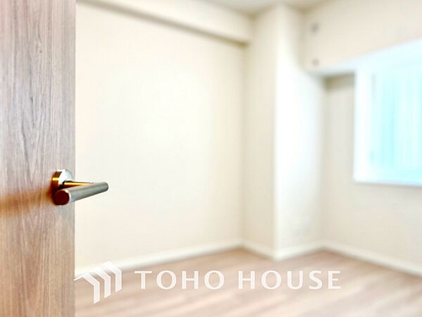 【PRIVATE ROOM】◆属毛離裏◆子は父を手本とし、母に愛育されて成長する。家族の深い繋がり。いつまでも大切にしたい。