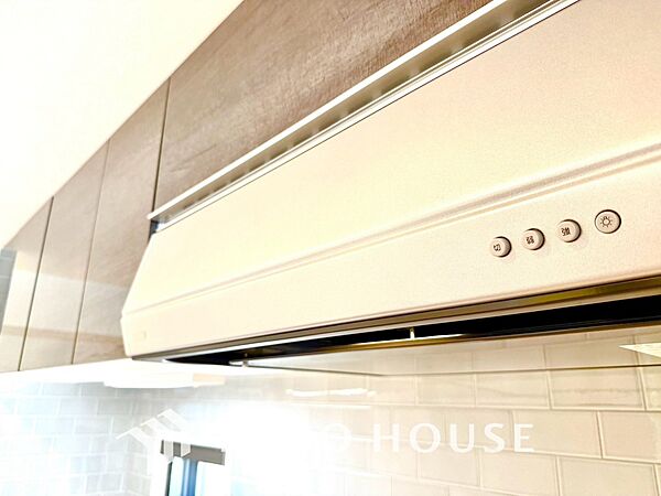 【KITCHEN】◆開放的◆後片付けが楽なシステムキッチン。収納スペースの充実！