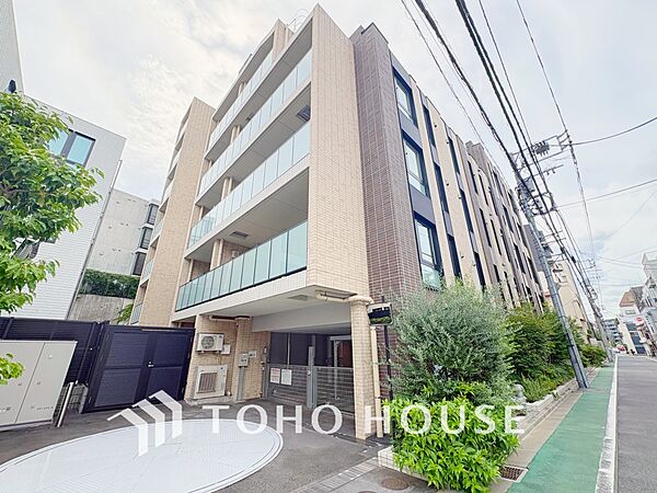【APPEARANCE】◆眩い◆光が燦々と入り、家族の笑顔を照らす。「いつまでも続いて」と願う夢のような毎日がここにある。