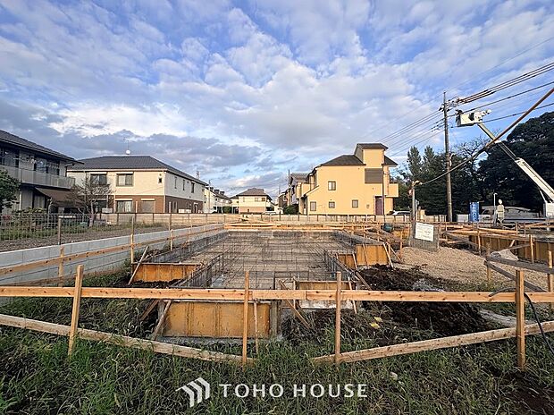 ◆空が大きく広がる整形地◆整った形状でプランニングがしやすく、陽当りや風通しの良さも期待できる良好なロケーション。家族の思いを描く自由度の高いお家づくりを叶える心地よい敷地です。