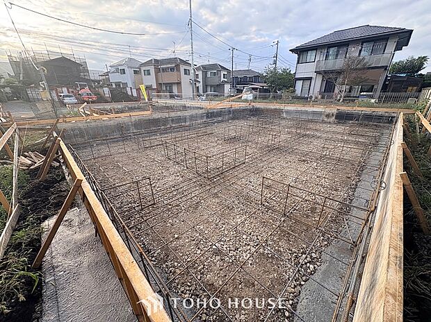 ◆青空と陽光に包まれる平坦な敷地◆お好みの間取りを叶えやすい整った地形。周りからの見通しも良く陽当たりや風通りにも恵まれた環境で、ご家族のこだわりを詰めた理想の家づくりをスタートできます。