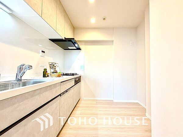 【KITCHEN】◆ワクワク◆開放的で機能性も高いシステムキッチン。お子様は毎日のご飯にワクワク！