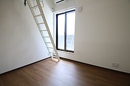 アースクエイク花塚 103 1階ワンルームのリビング/ダイニング