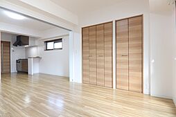 ラトレ白鳥 101 1階1LDKのリビング/ダイニング