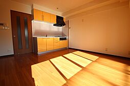 プログレスアサダ瓦町 402 4階1LDKのリビング/ダイニング