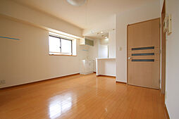 プロビデンス葵タワー 201 2階1LDKのリビング/ダイニング