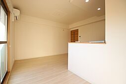 ホームクラルス 102 1階1LDKのリビング/ダイニング