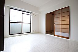 ブラザービル八幡 401 4階2LDKのリビング/ダイニング