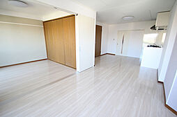 メゾン和幸 303 3階1LDKのリビング/ダイニング