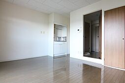 リバーサイド司 3G 3階ワンルームのリビング/ダイニング