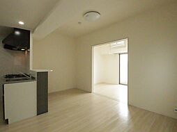 AURUM 505 5階1LDKのリビング/ダイニング