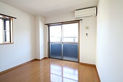 リバーサイド　シェル 101 1階1Kのリビング/ダイニング