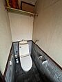 奥のトイレにな...