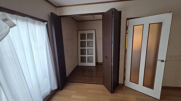 大きなクローゼットで収納も安心。お部屋を広々使える快適な住空間。