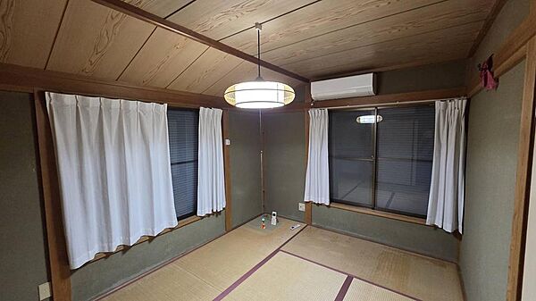 （リフォーム前写真）3DKすべての居室が6帖以上の広さ。ゆったりとした空間でのびのび暮らせます。