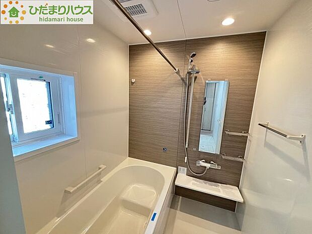清潔感のある浴室は自分一人のリラックス空間を演出してくれます。もちろんお子様と一緒でも十分な広さがあり快適です(^^♪            　