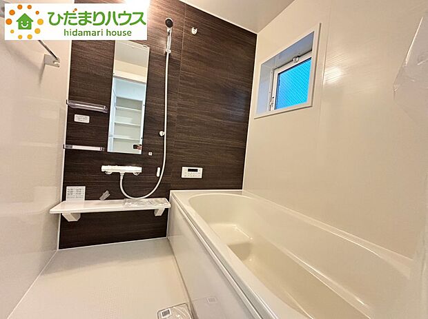 清潔感のある浴室は自分一人のリラックス空間を演出してくれます。もちろんお子様と一緒でも十分な広さがあり快適です(^^♪            　