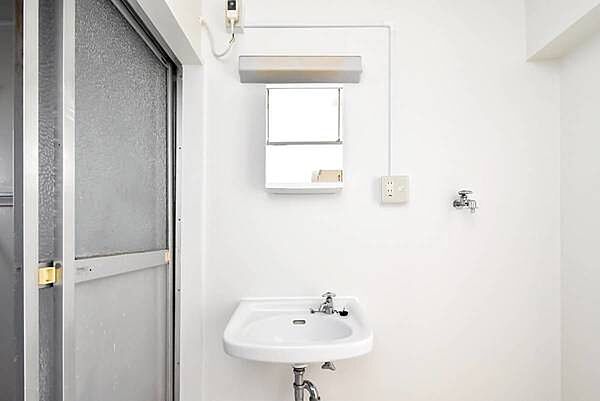 apartment 東京都港区虎ノ門４丁目3-13　ヒューリック神谷町ビル4階